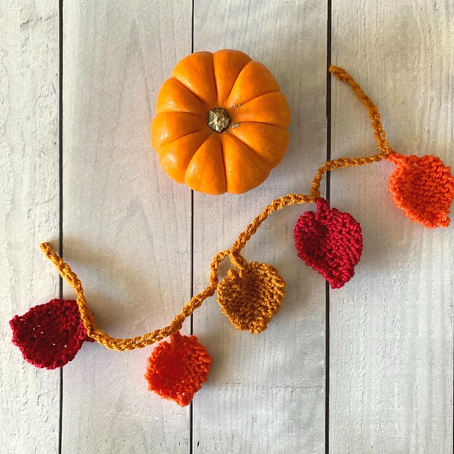 Easy Fall Leaf Garland