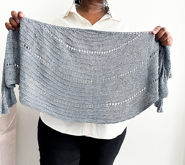 Hluka Crescent Shawl