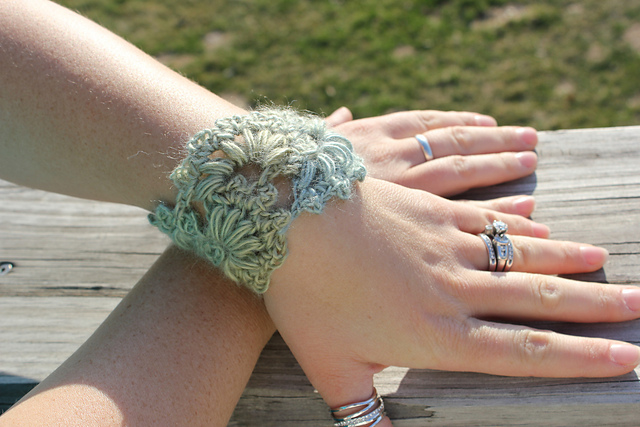 Ravelry: Spring Fan Wrist Cuff pattern by Yarn Medley's from the Heart