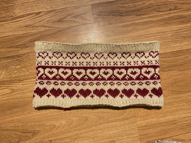 Simple Heart Cowl
