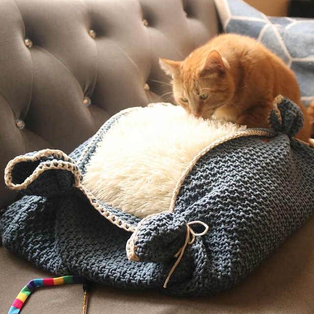 Tunisian Cat Bed