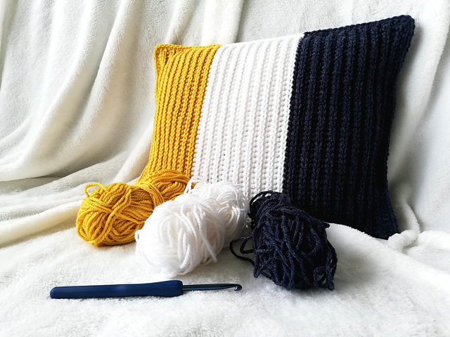 Easy three color pillow