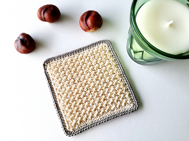 Crunch stitch coaster