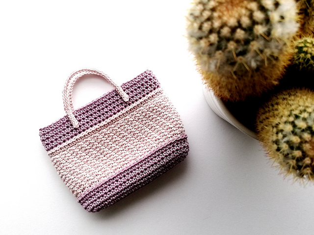 Mini spider stitch bag