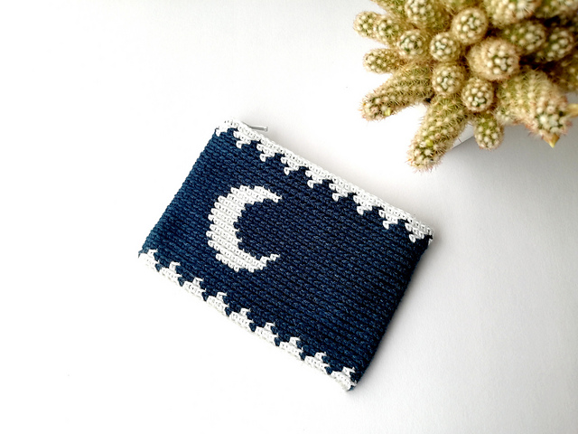 Zipper pouch Moon