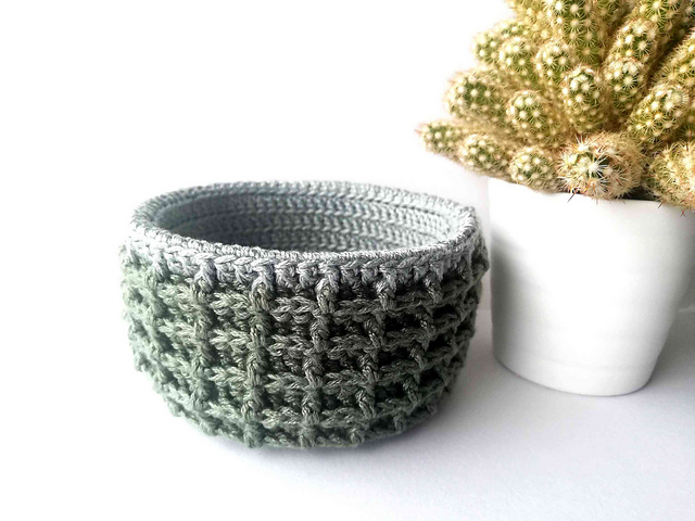 Waffle stitch basket