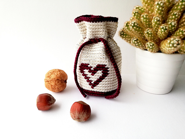 Drawstring bag with a heart