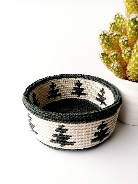 Basket with Christmas trees