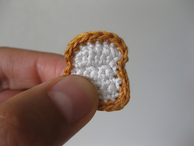 Little Crocheted PBJ (Peanut Butter and Jelly)
