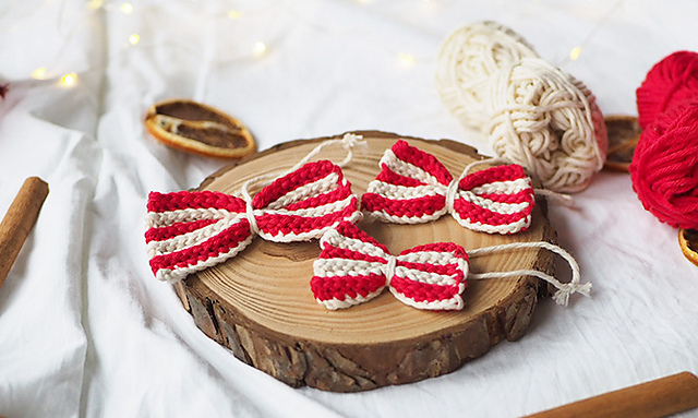 Christmas bow bauble