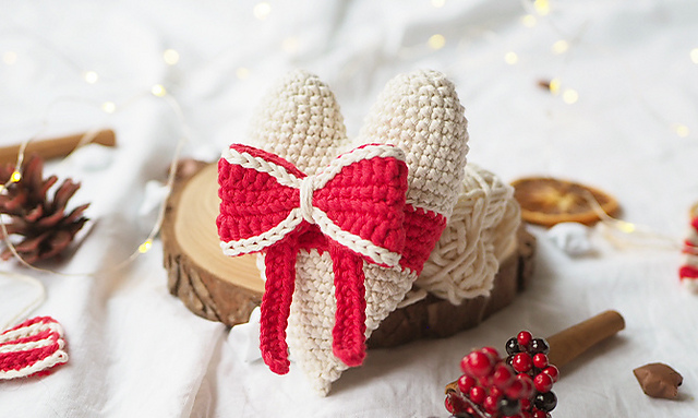 Christmas heart with a bow