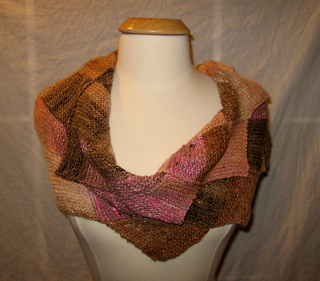 Entrelac Cowl
