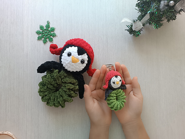 Christmas Wreath Penguin