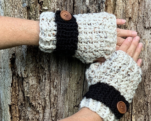 Woodlander Fngerless Gloves