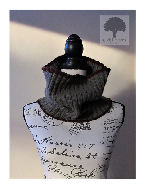 Color Accent Ribbed Cowl