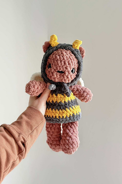 Lofty Finn Bear