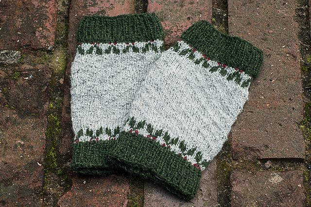 Happy Hollydays Wristwarmers
