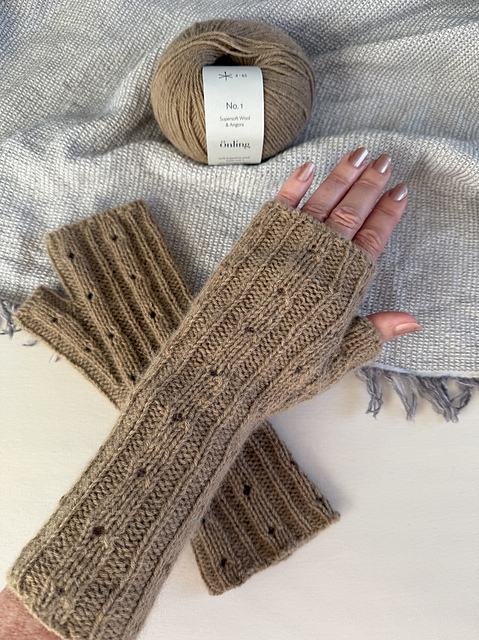 Rikke Wrist Warmers
