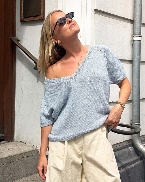 Frigga V-neck Blouse