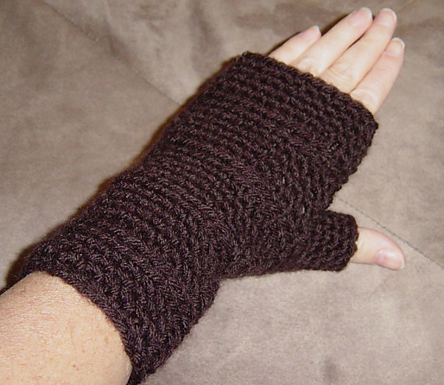 Ribbed Fingerless Gloves