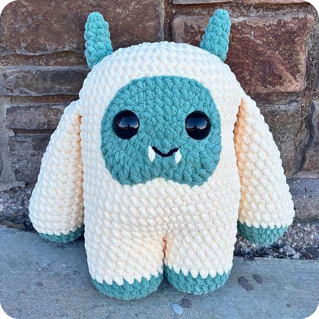 Jumbo Crochet Yeti