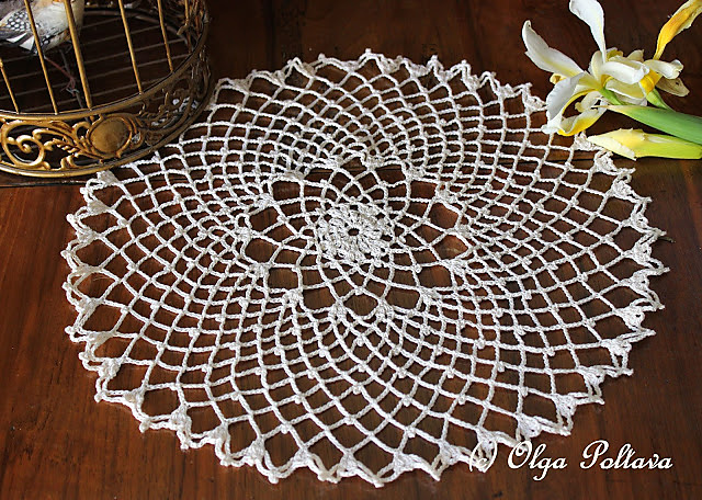 Clusters, Chains and Picots Doily