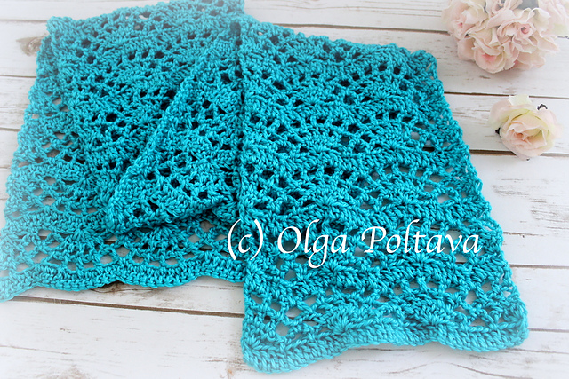 Lacy Fans Scarf