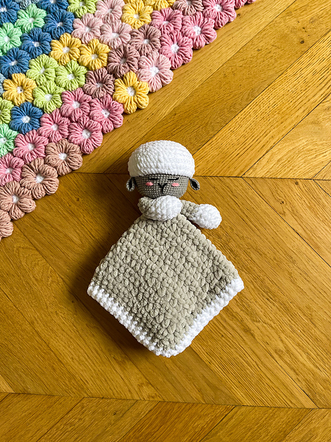 Lamb Lovey