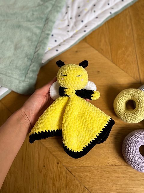 Bee Lovey