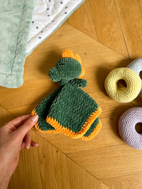 Dyno Lovey baby blanket