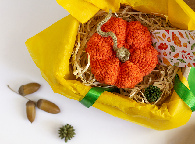 Crochet Halloween pumpkins