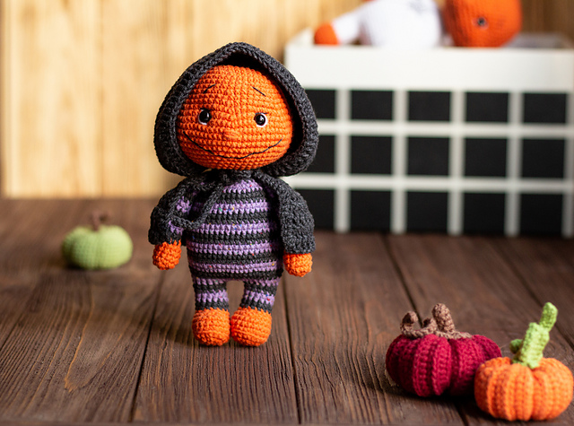 Crochet Halloween pumpkin doll