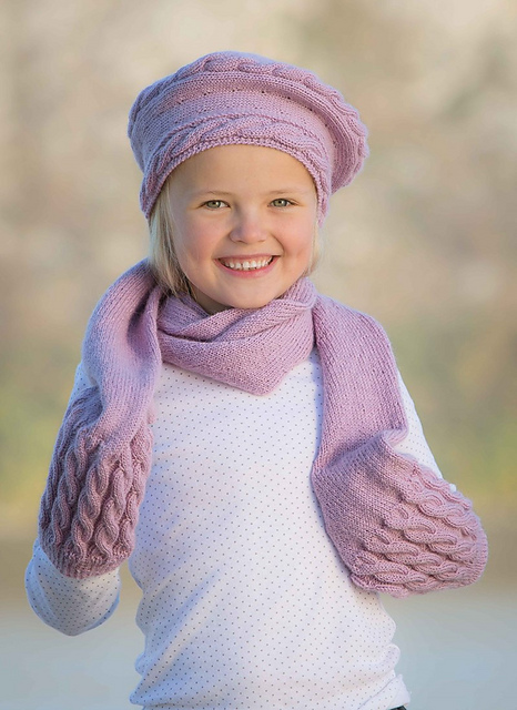 1310-23 Beret and scarf 