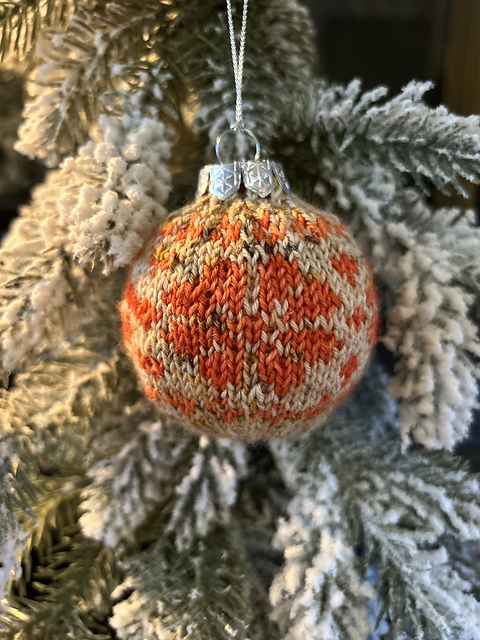 Only Bauble 12: Howard's inVESTed