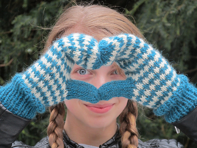 Boxing Day Mittens
