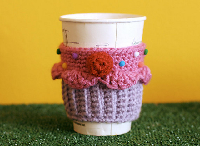 Ravelry: Cupcake Coffee Cup Cozy pattern by Twinkie Chan