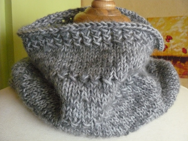 Ravelry: Textured cowl pattern by Organdi Bidouille