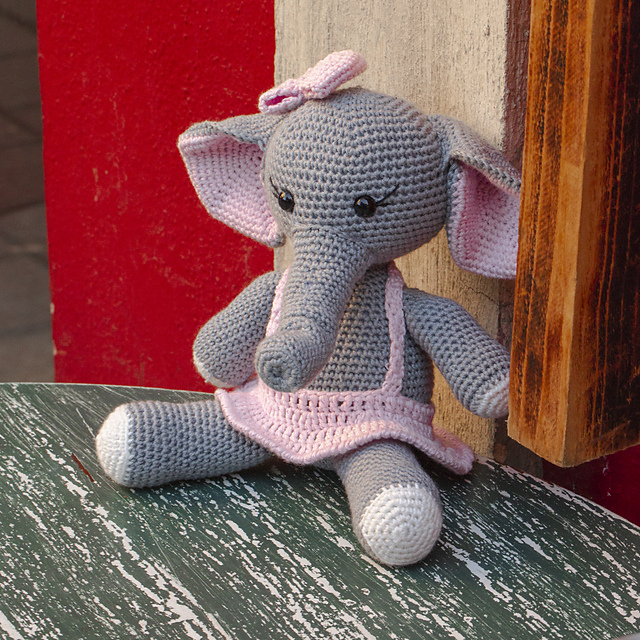 Amigurumi Pembe Etekli Fil Yapımı