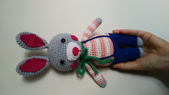 Amigurumi Pembe Yanaklı Sevimli Tavşan Yapımı
