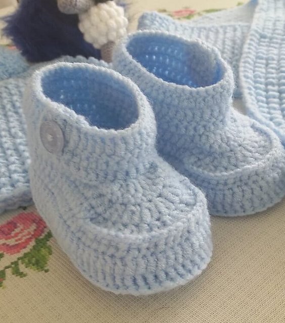 Kolay Örgü Bebek Botu Yapımı