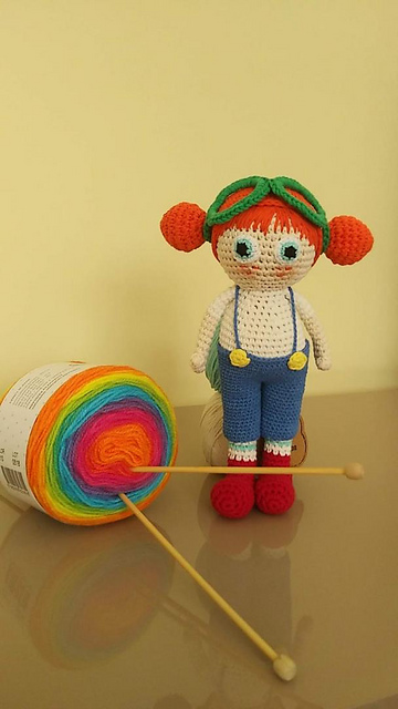 Amigurumi Kırmızı Çizmeli Kız Bebek Yapımı