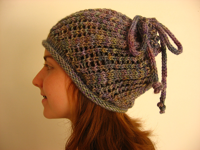 Look, ma!  It's a hatty cowl, er a cowlly hat ...