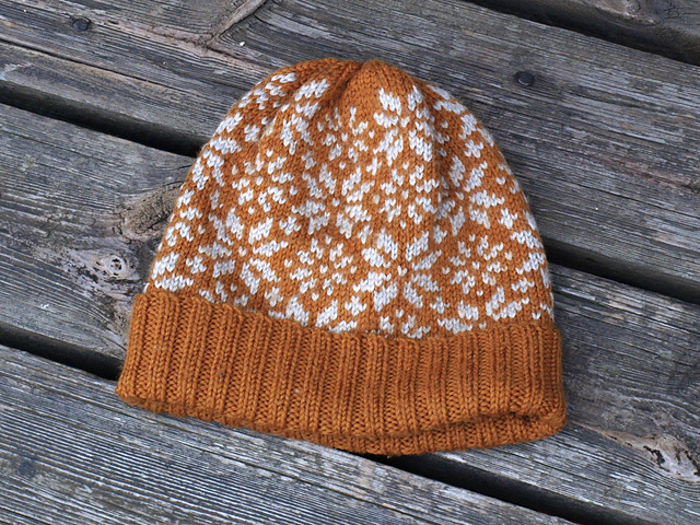 Nordavind hat with ribbed edge