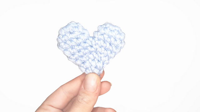 Amigurumi Heart Keychain/ Applique