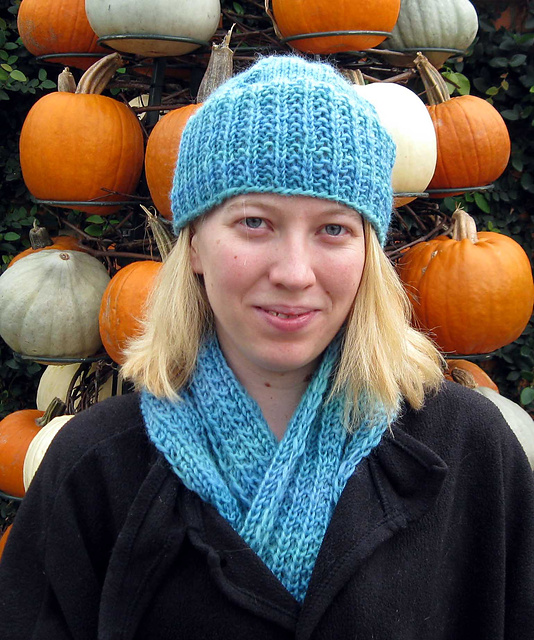 Farrow Rib Hat and Scarf Set