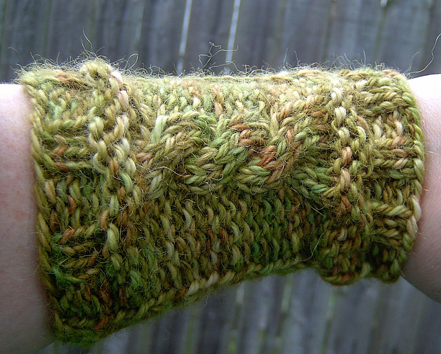 Twist on the Wrist Warmers