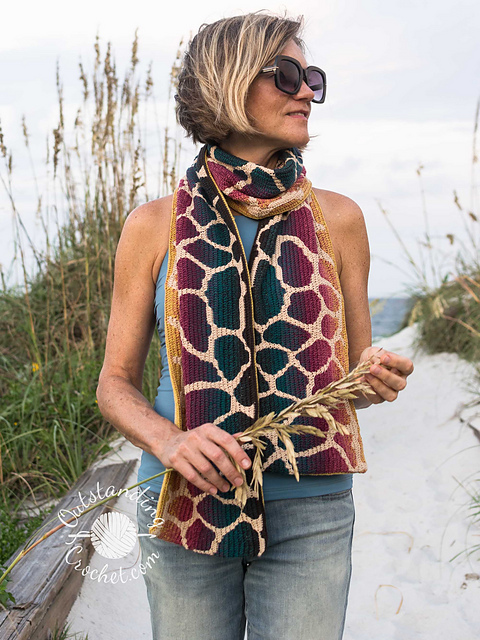 Ravelry: Giraffe Mosaic Scarf pattern by Natalia Kononova