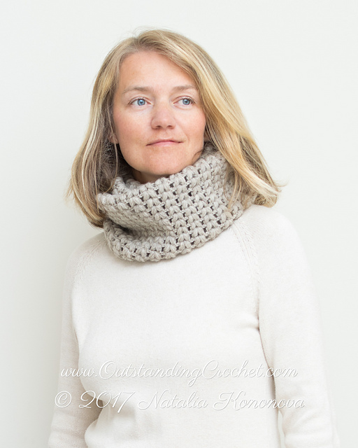Braid Puff Stitch Cowl