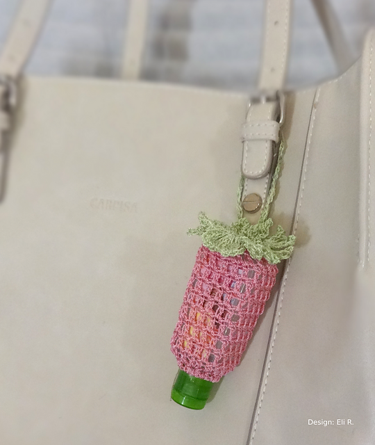 Strawberry-shaped disinfectant holder