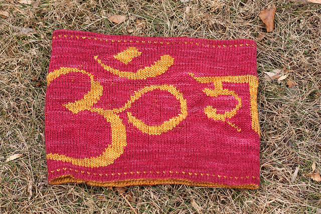 Om Shanti Cowl